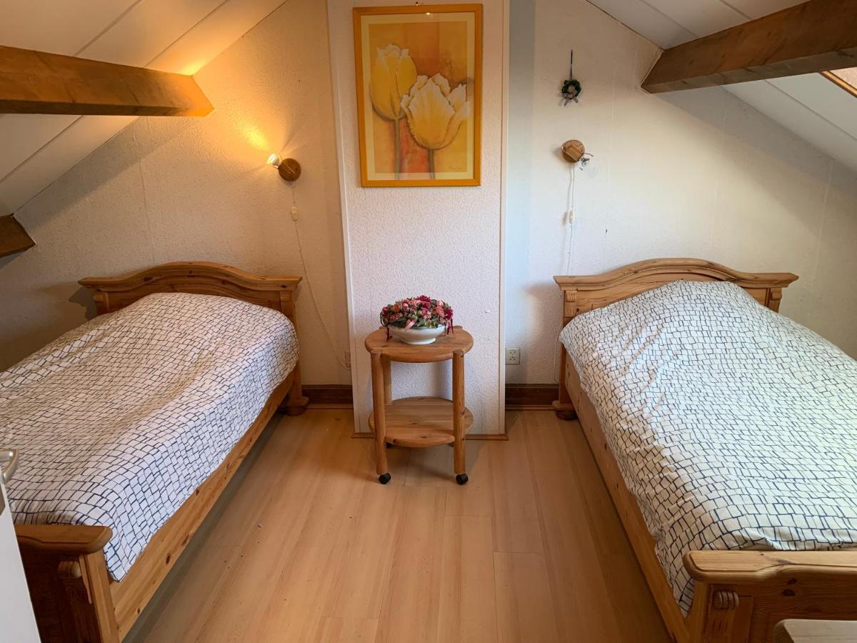 Rustig Gelegen Vakantiebungalow Kortgene Exteriör bild